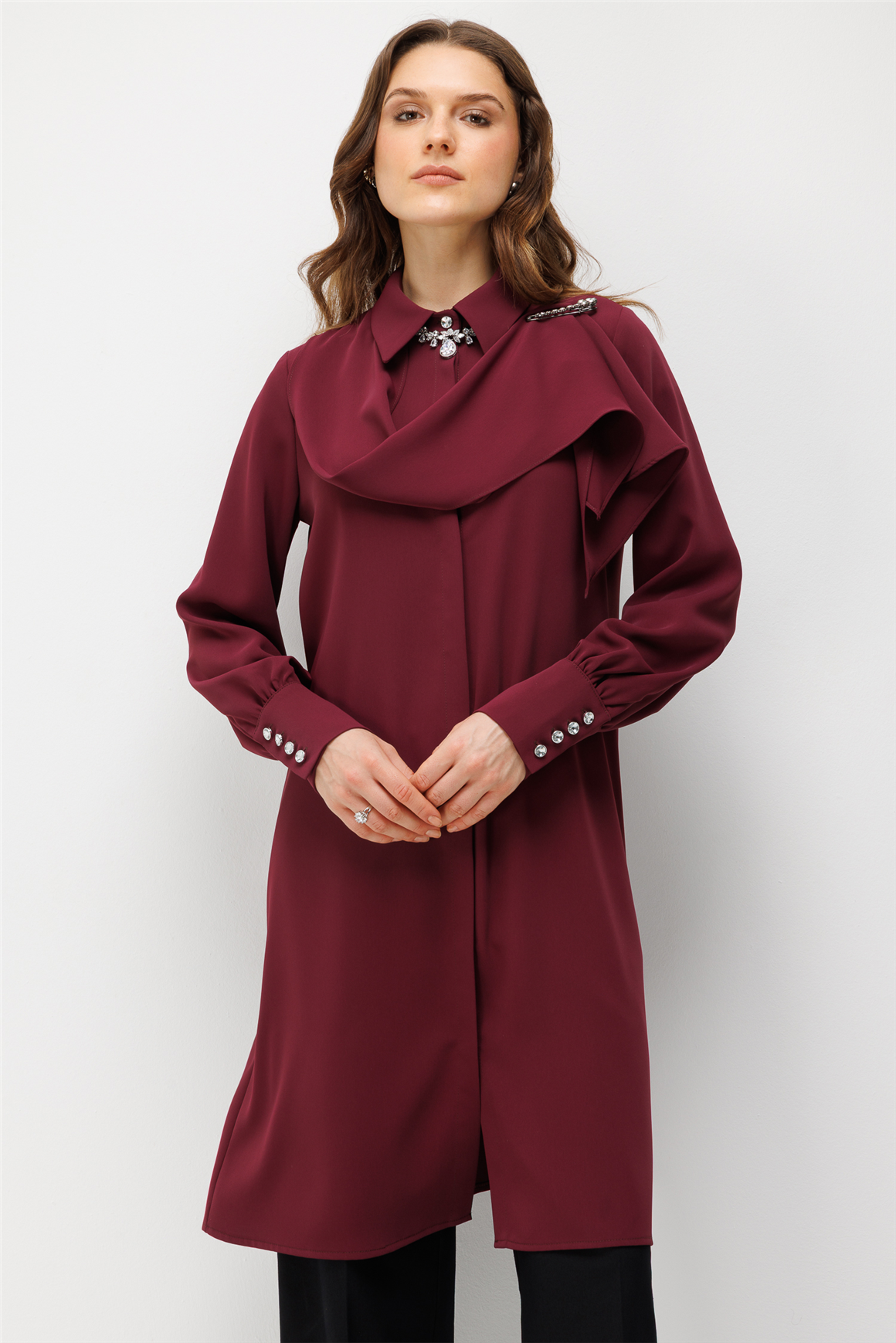 Fularlı Broş Detaylı Tunik  Bordo