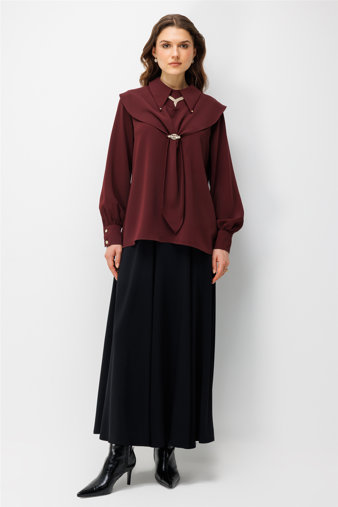 Fularlı ve Broş Detaylı Tunik  Bordo