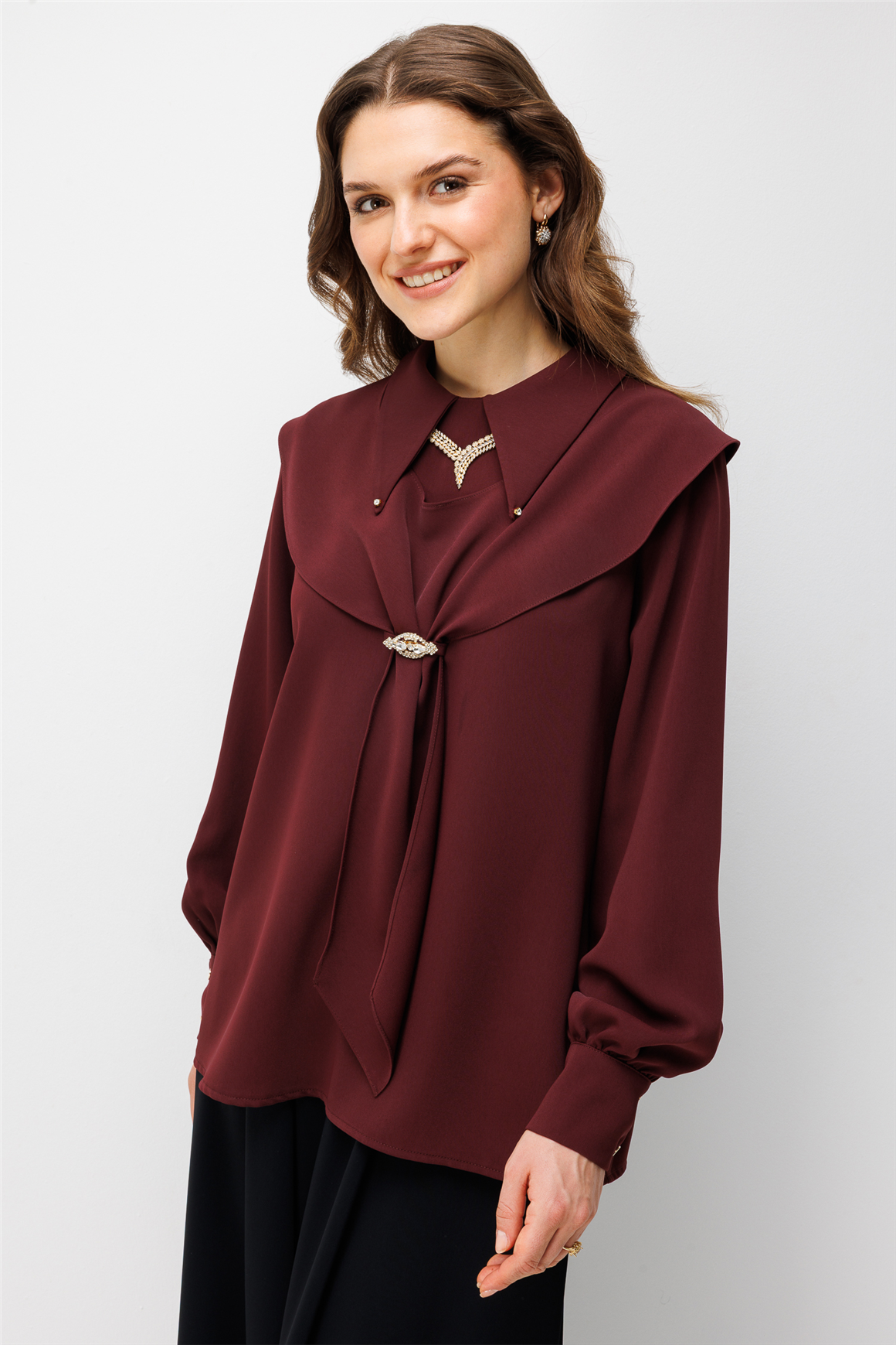 Fularlı ve Broş Detaylı Tunik  Bordo