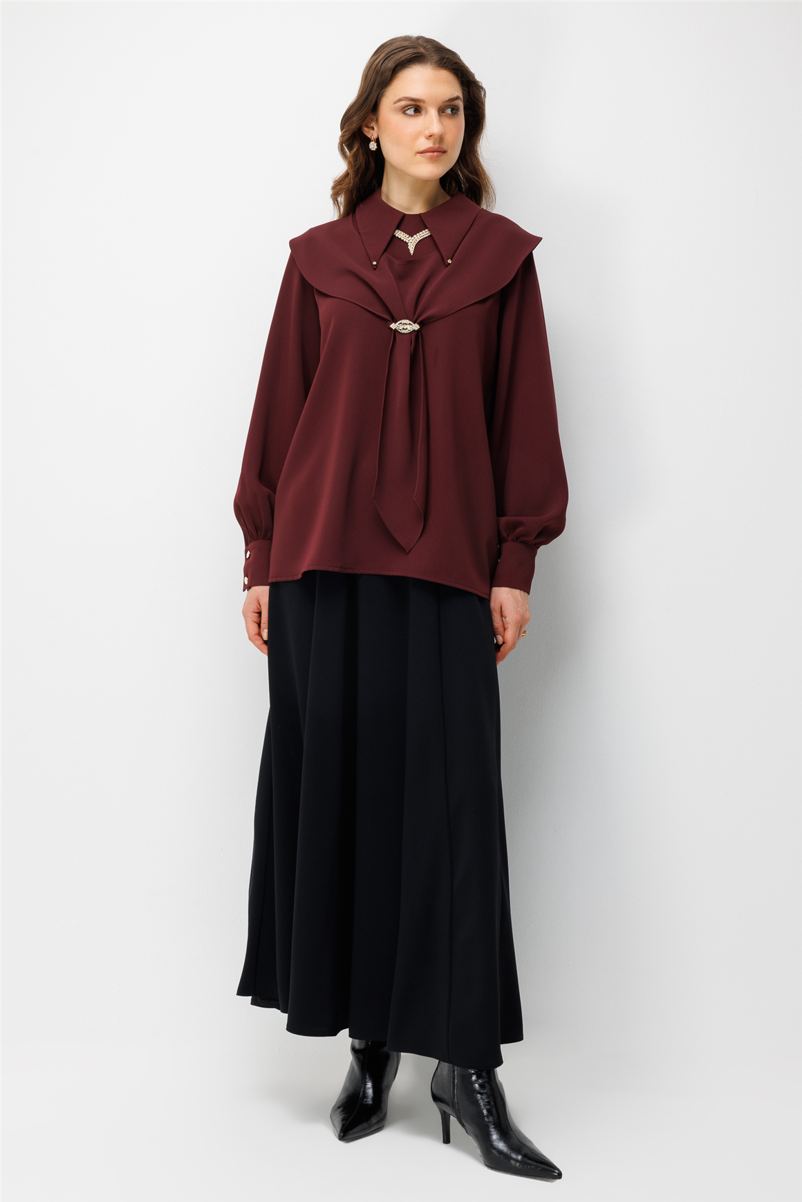 Fularlı ve Broş Detaylı Tunik  Bordo