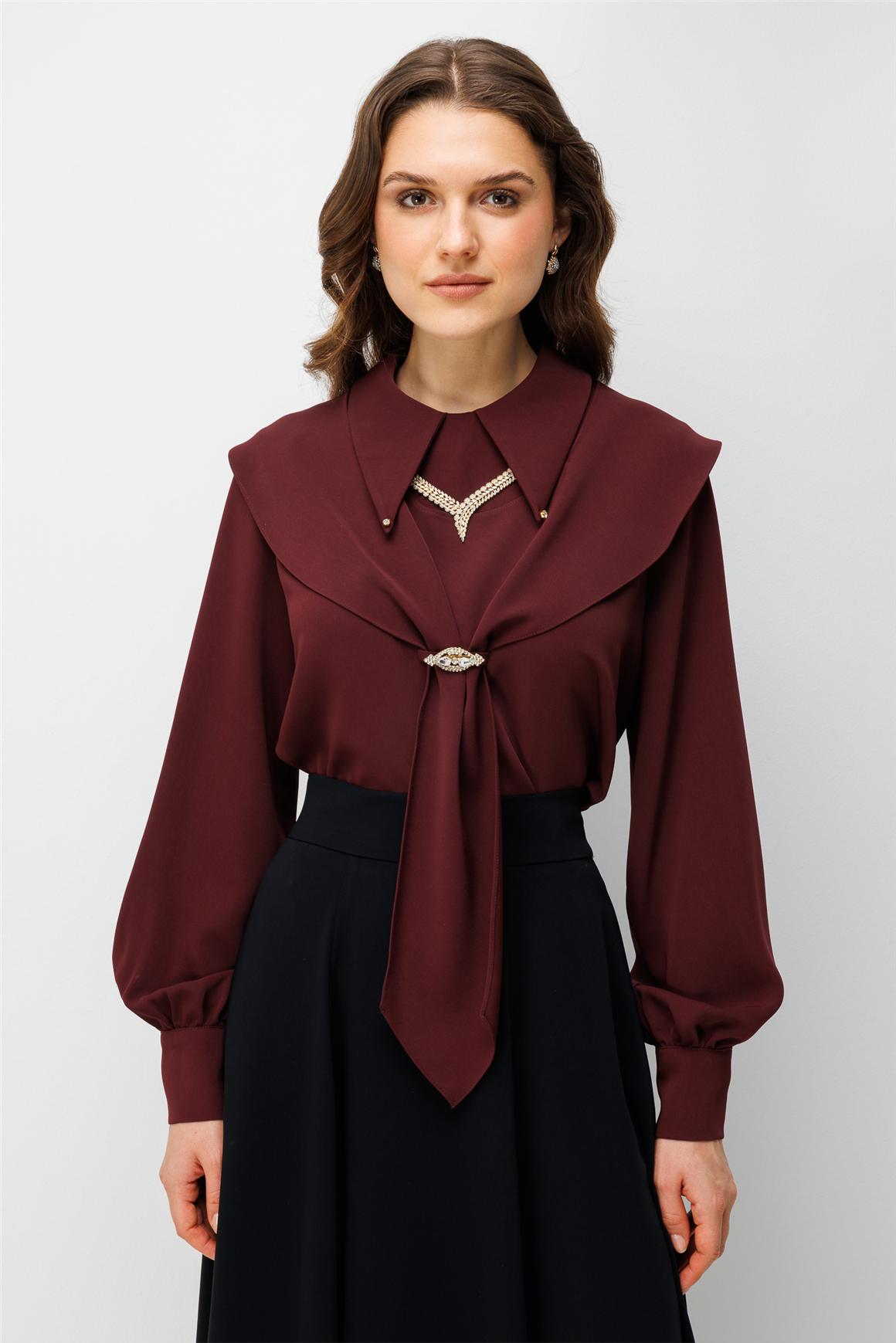 Fularlı ve Broş Detaylı Tunik  Bordo