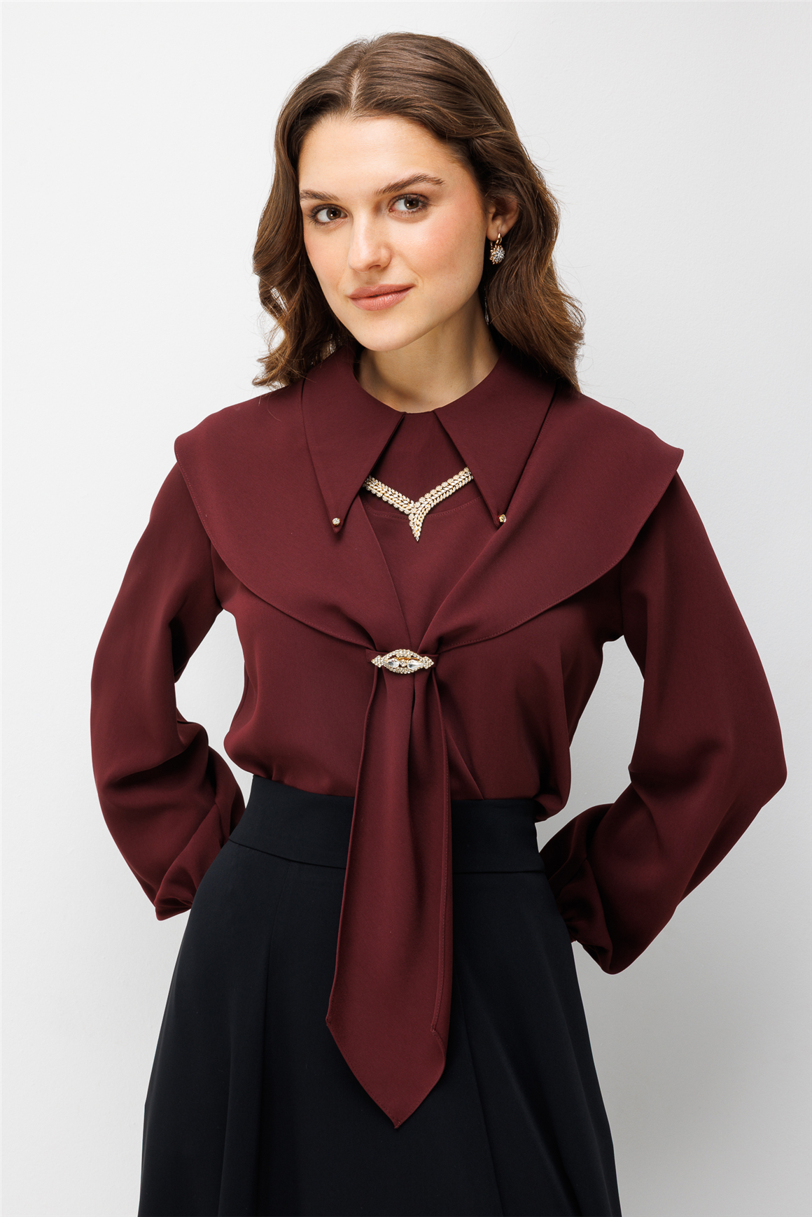 Fularlı ve Broş Detaylı Tunik  Bordo