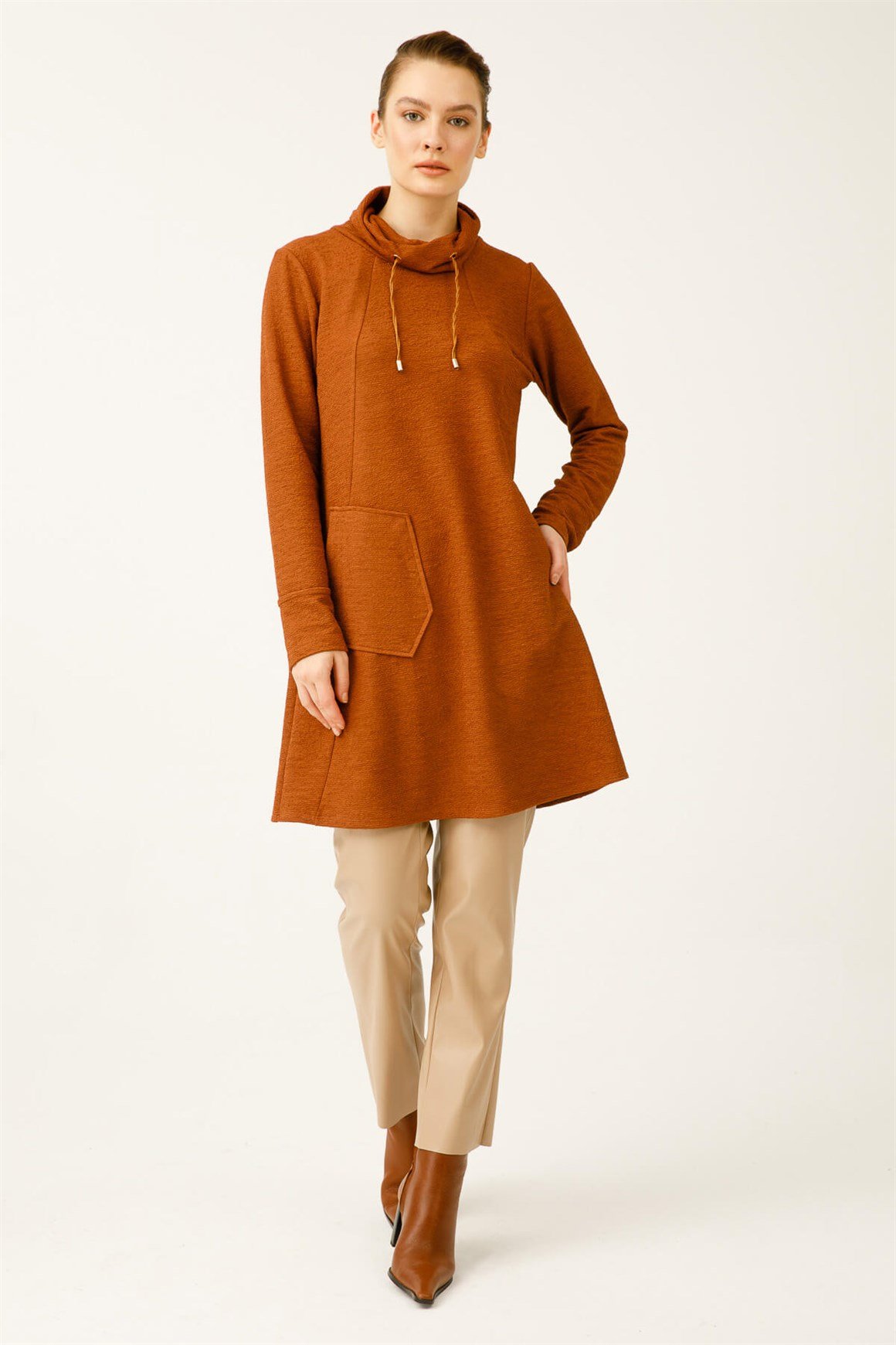 Kırışık Kumaş Detaylı Degaje Yaka Tunik  Taba