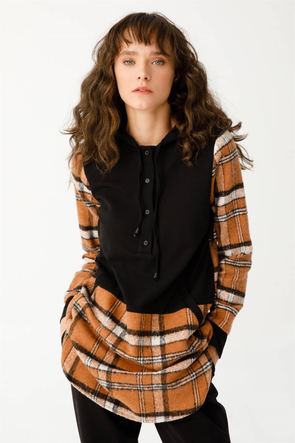 Kombinli Kapişonlu Ekose Oduncu Tunik  Taba