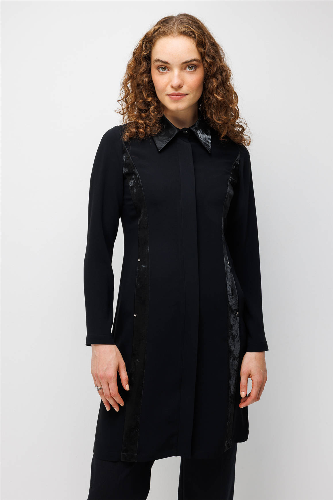 Şerit Garni Detaylı Tunik  Siyah