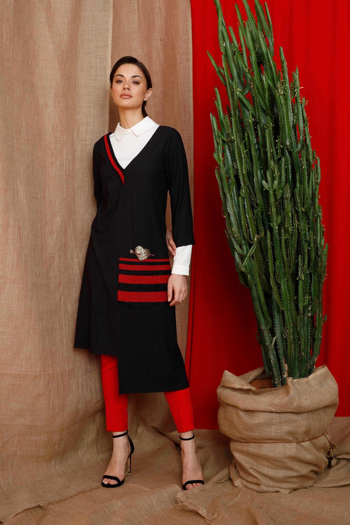 Black - Knitted Tunic with Shirt Inside
