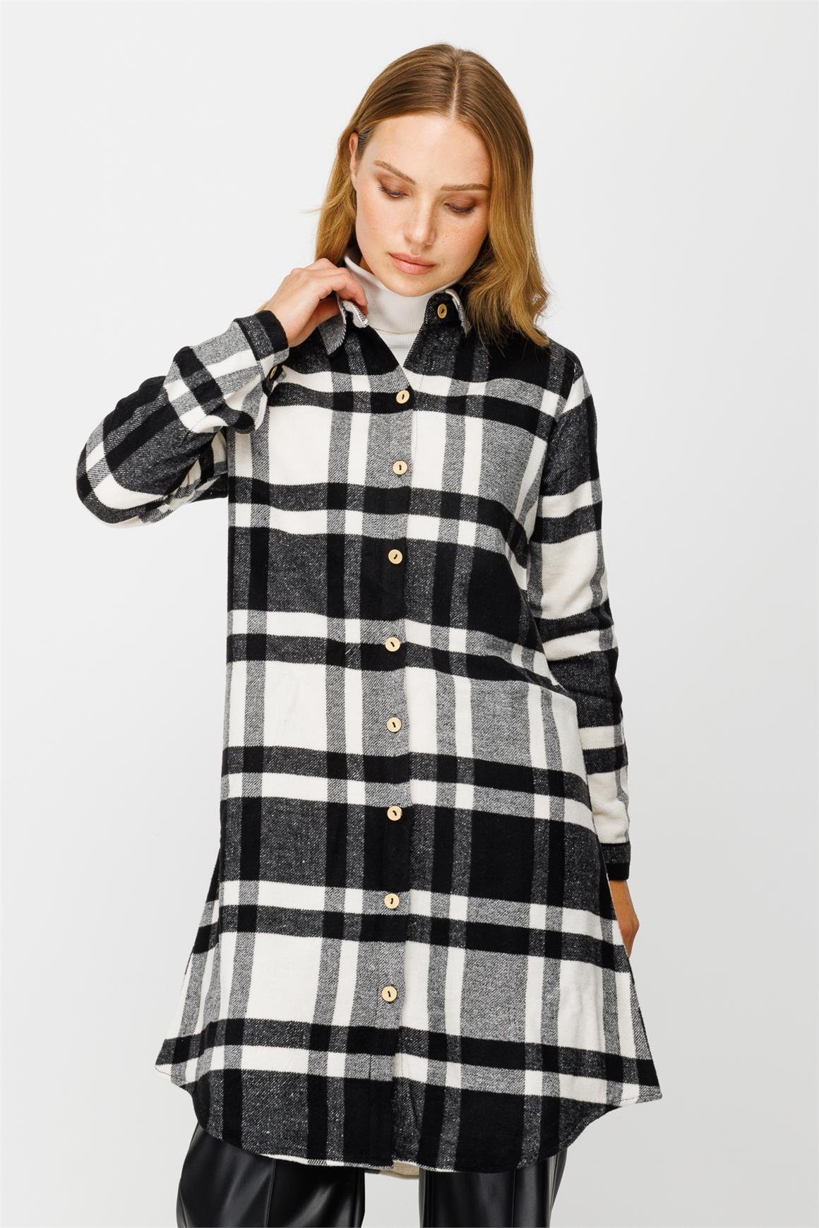 Siyah Beyaz Oduncu Gömelk  Siyah