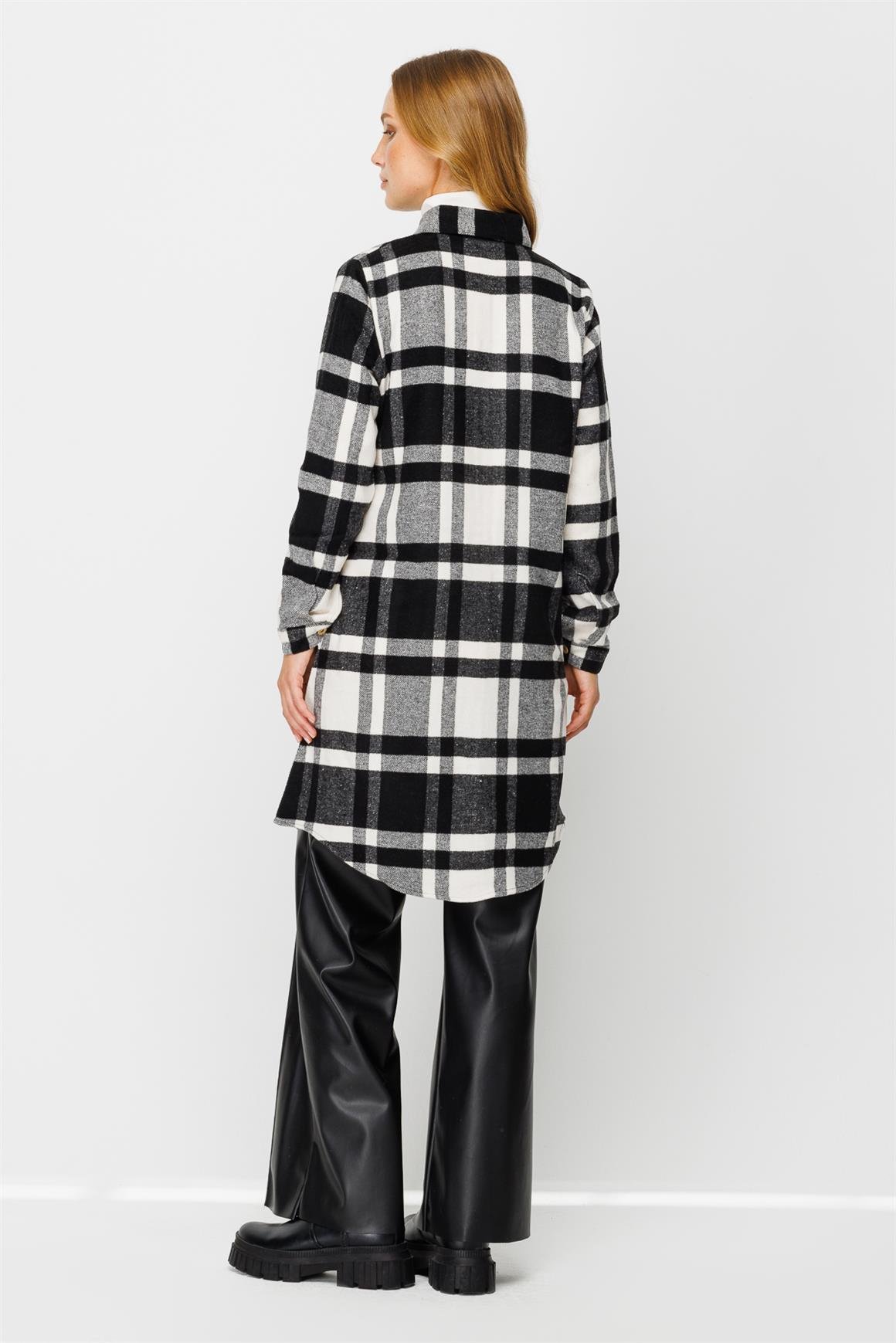 Siyah Beyaz Oduncu Gömelk  Siyah