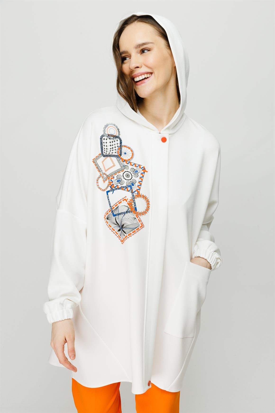 Trend Baskı Detaylı Kapişonlu Oversize Tunik  Ekru