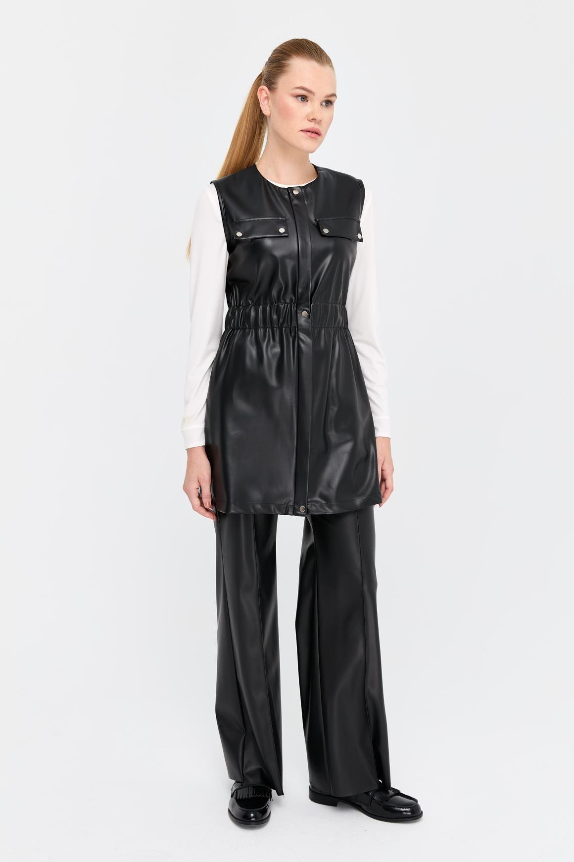 Beli Büzgü Detaylı İçi Nubuk Deri Yelek  Siyah