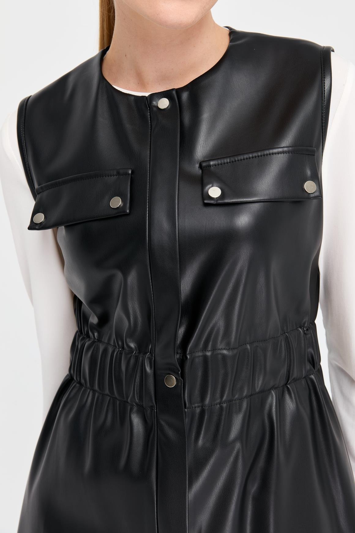 Beli Büzgü Detaylı İçi Nubuk Deri Yelek  Siyah