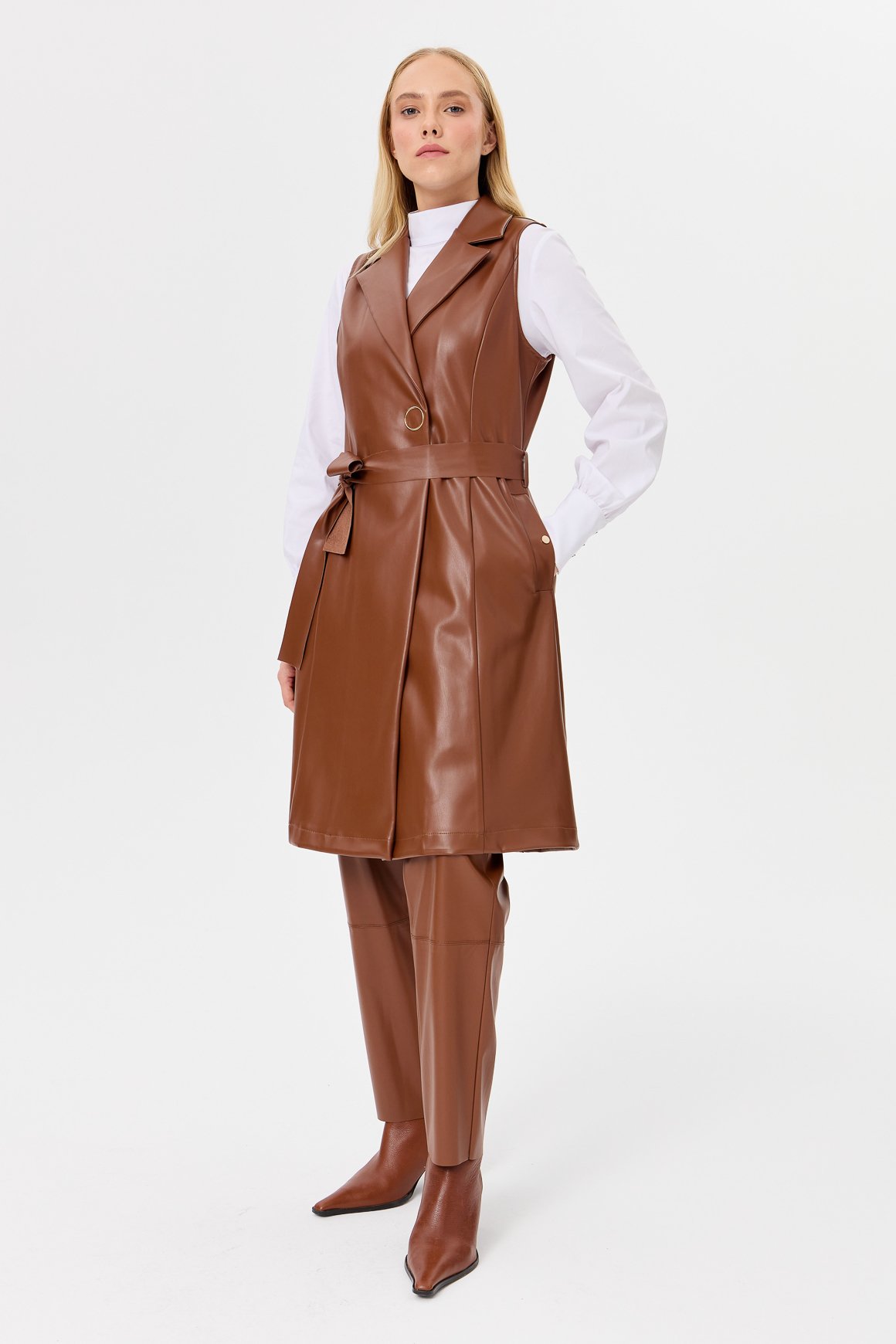 Halka Detaylı İçi Süet Kaplı Deri Yelek  Taba