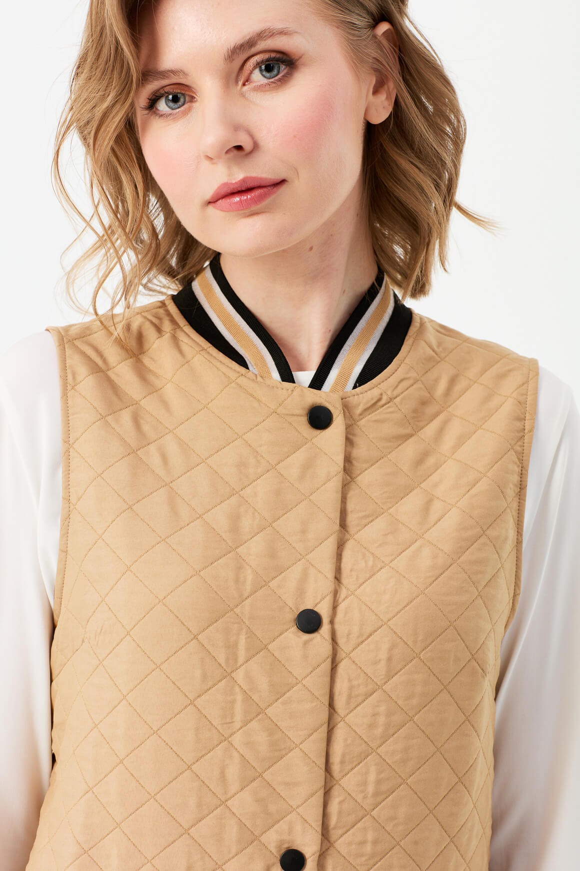 Kapitone Görünümlü Baharlık Yelek  Vizon