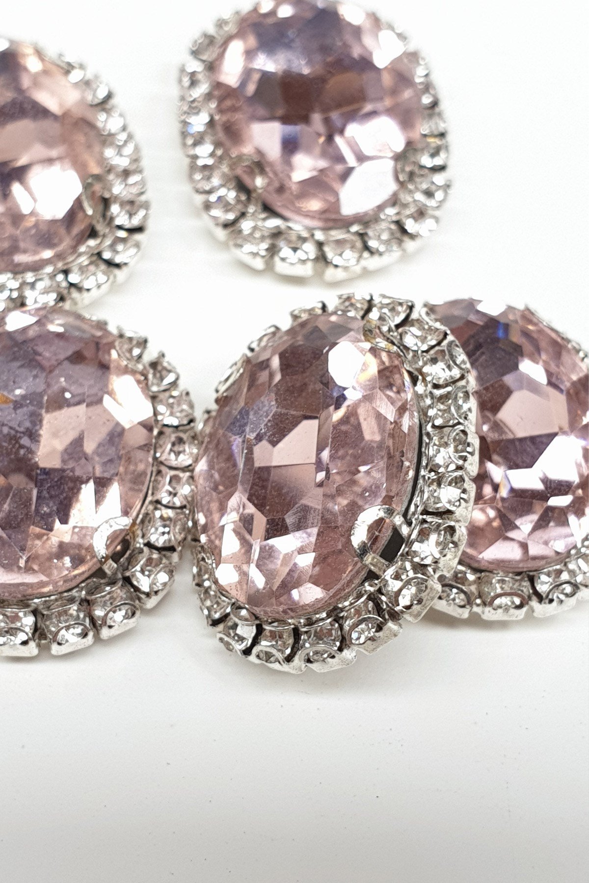 Açık Pembe Oval Kasalı Dikme Taş