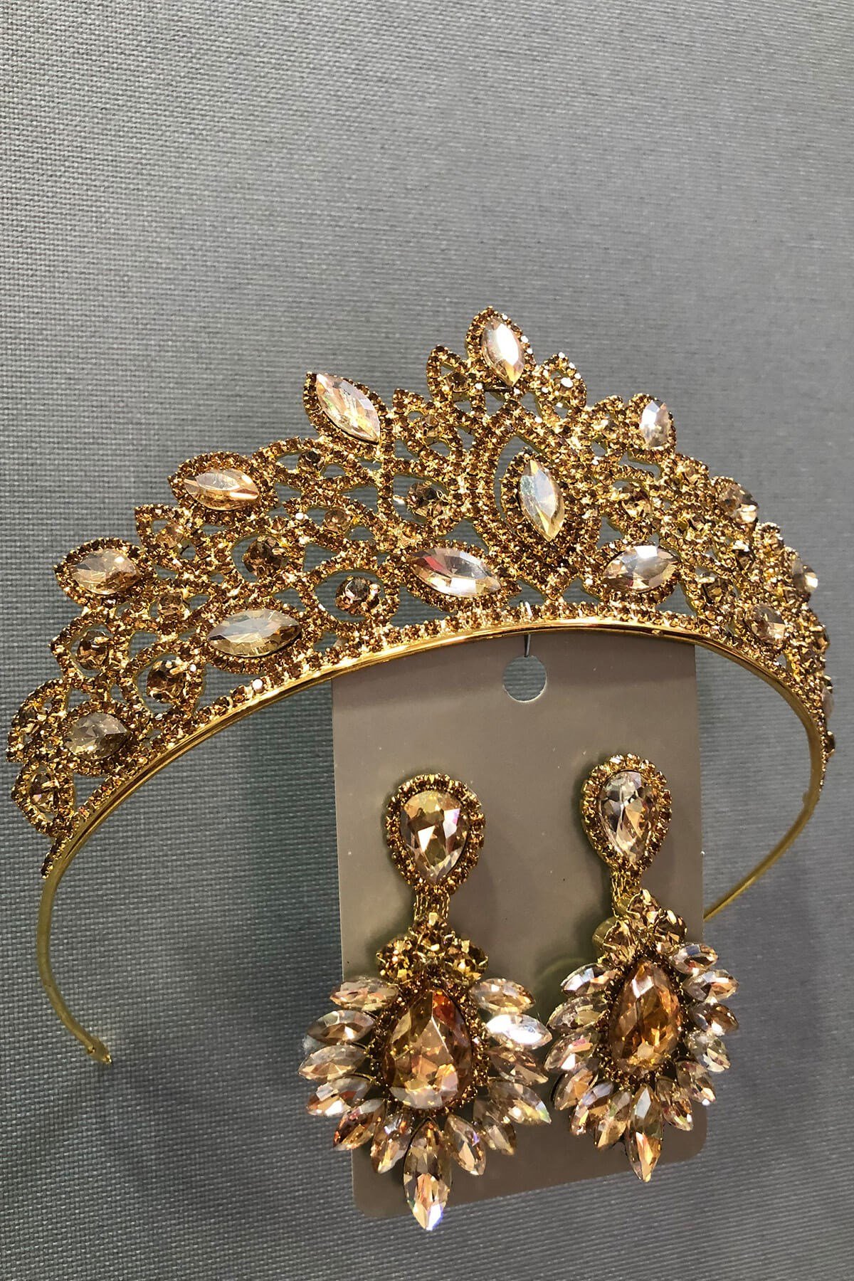 Altın Rengi Kristal Cam Taşlı Gelin Tacı ve Küpe Takımı