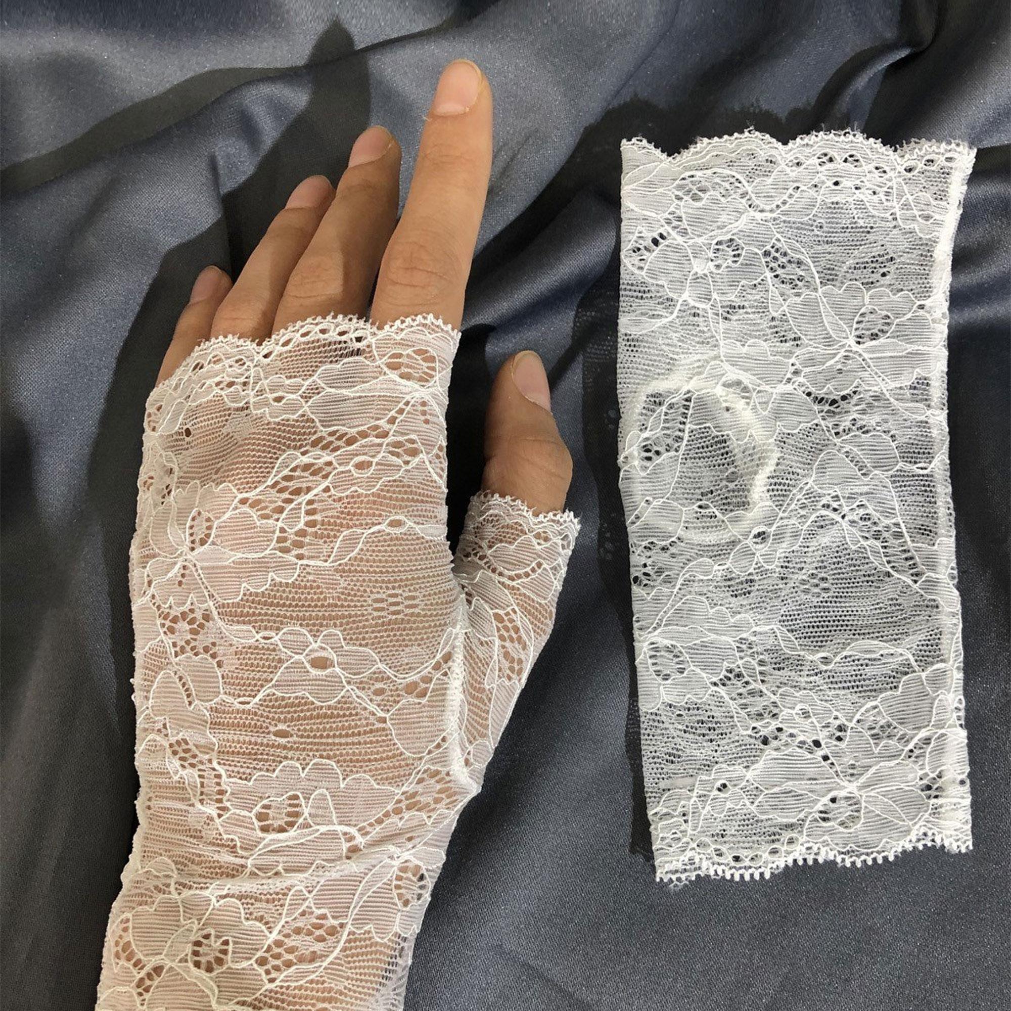 Beyaz Dantelli Eldiven