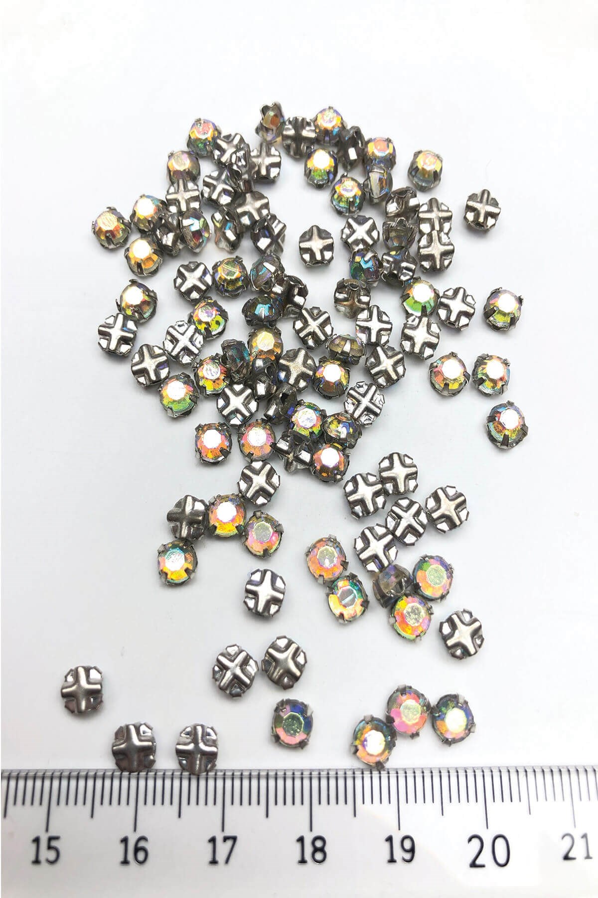 Beyaz Janjanlı Küçük Kasalı Dikme Taş 25 adet