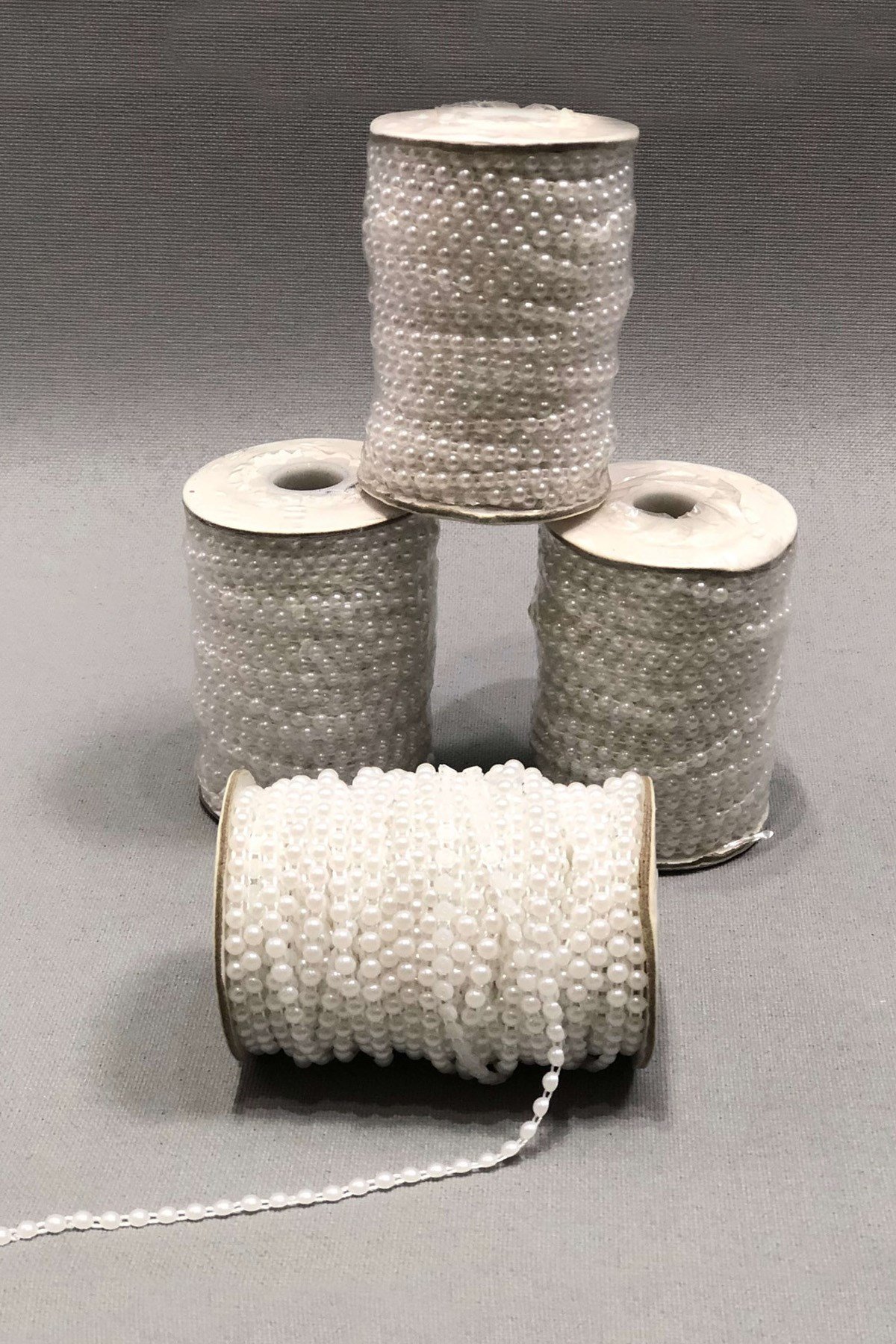 Beyaz Sıralı Kesik İnci 4 mm