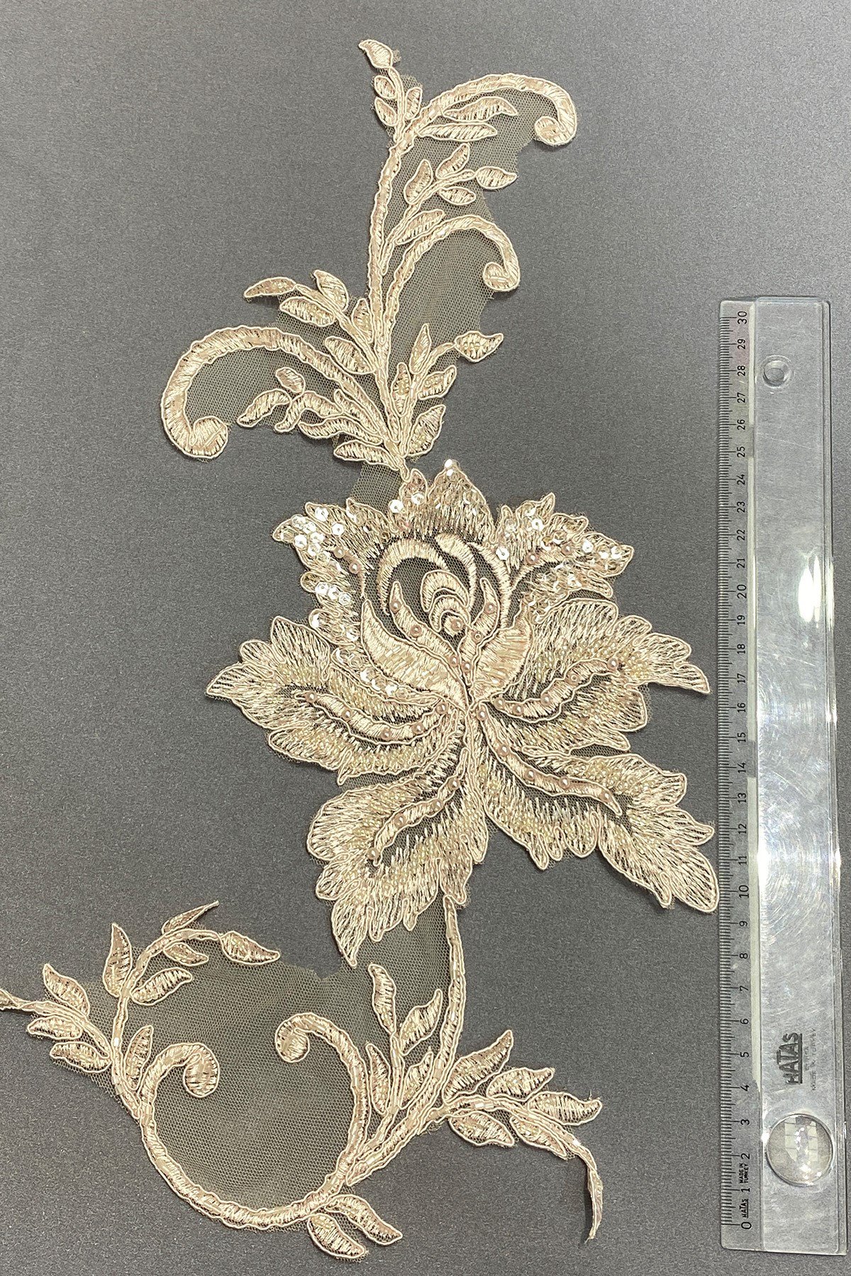 Boncuk İşlemeli Çiçek Desen Dantel Güpür Aplik