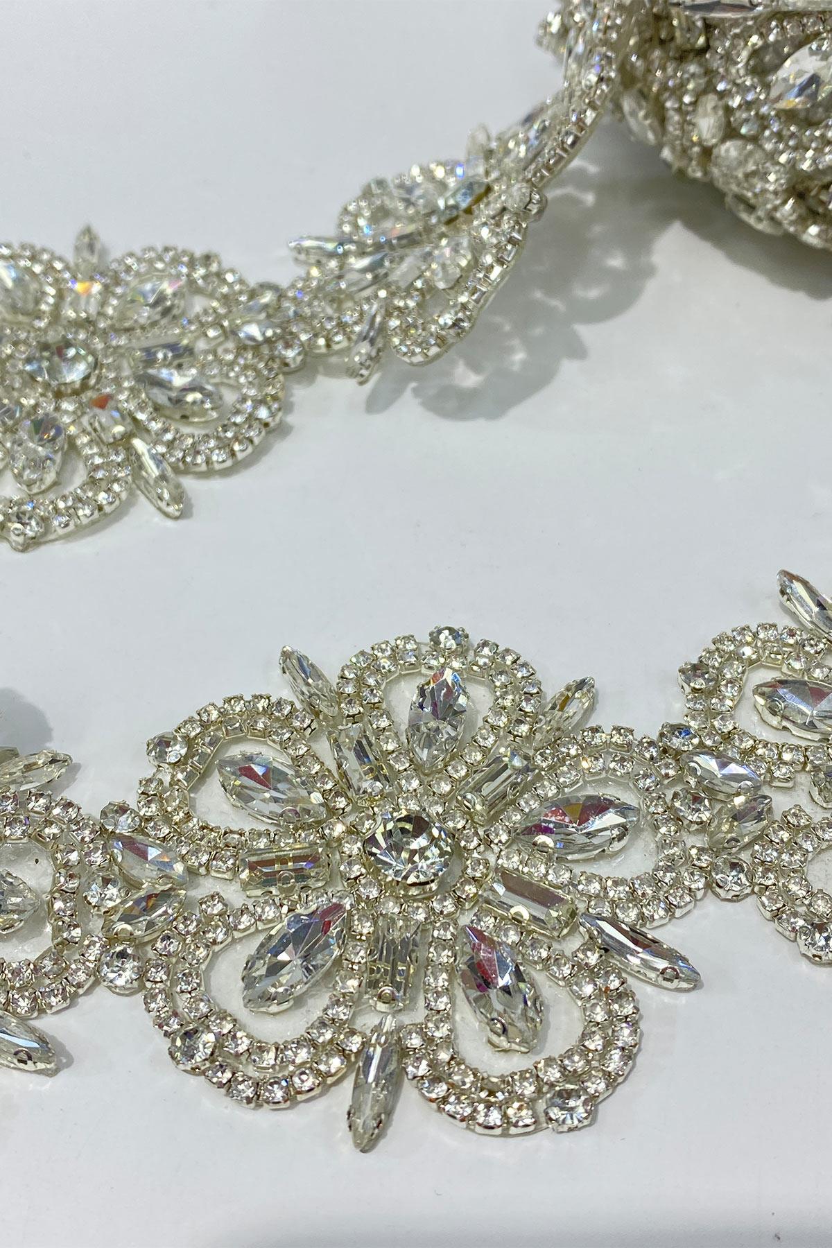 Çiçek Desen Taşlı Şerit Aplik Bordür