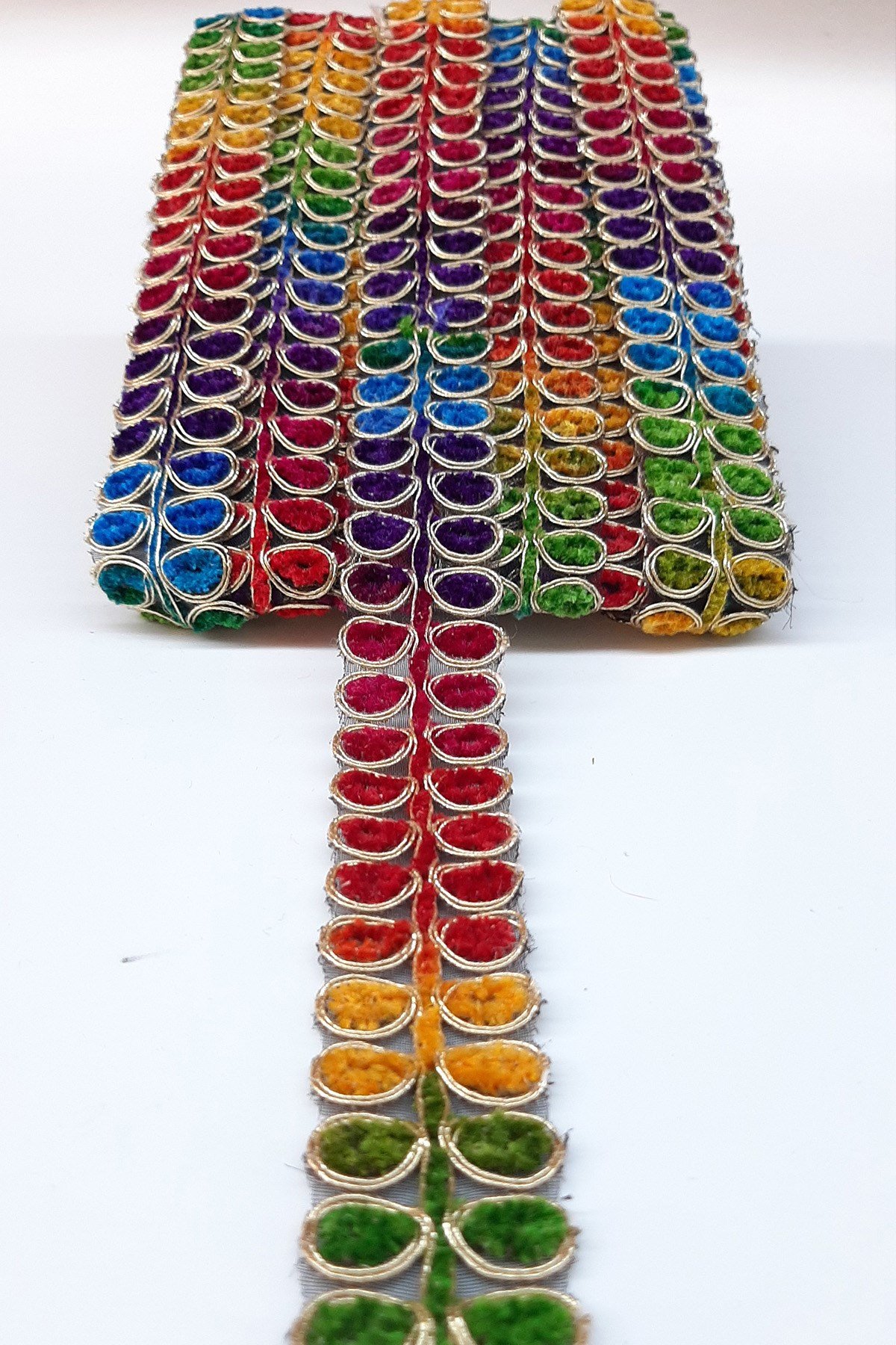 Damla Desenli Antik Şerip Güpür