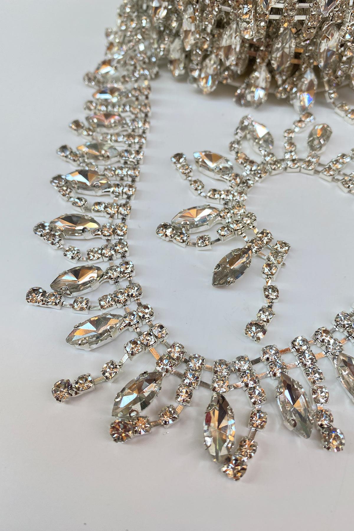 Damla Ve Yuvarlak Taşlı Şerit Bordür Aplik