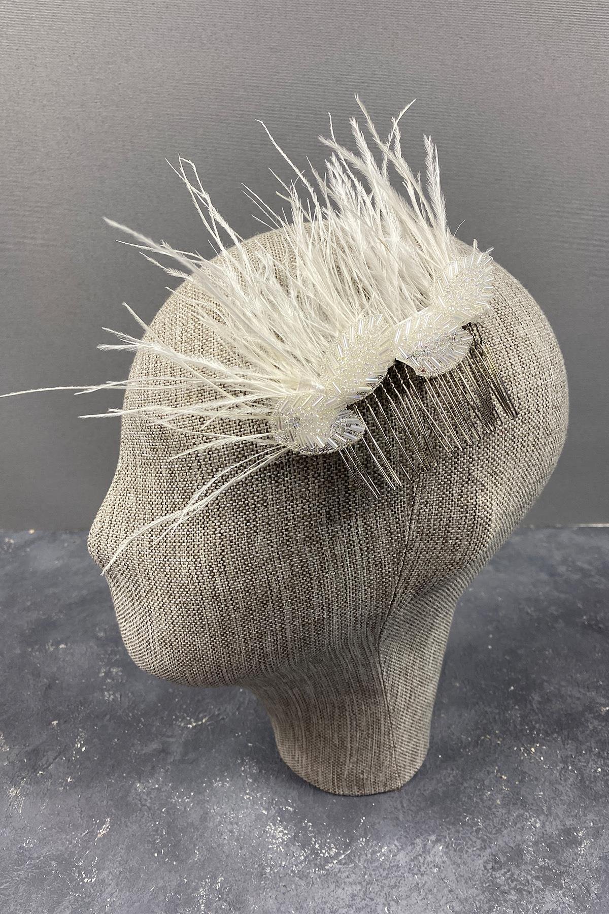 Deve Kuşu Tüylü Ve Yaprak Desenli Gelin Saç Tokası