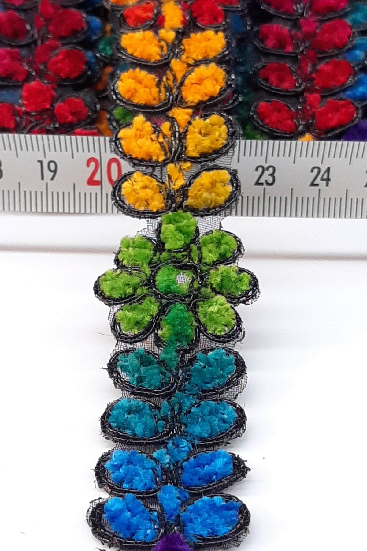 Düz Çiçek Desenli Antik Şerit Güpür