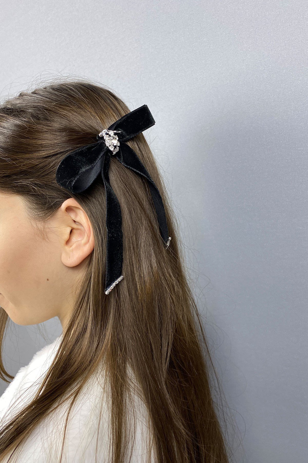 Fiyonklu Kadife Kurdeleli Taşlı Saç Tokası