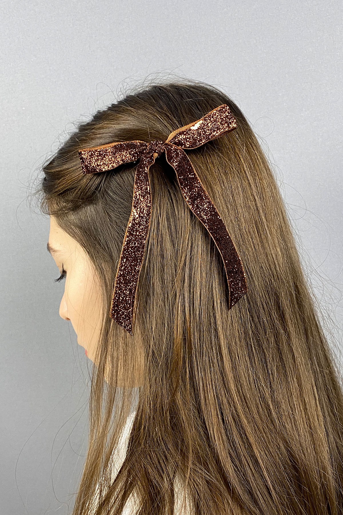 Fiyonklu Parlak Kadife Kurdeleli Saç Tokası
