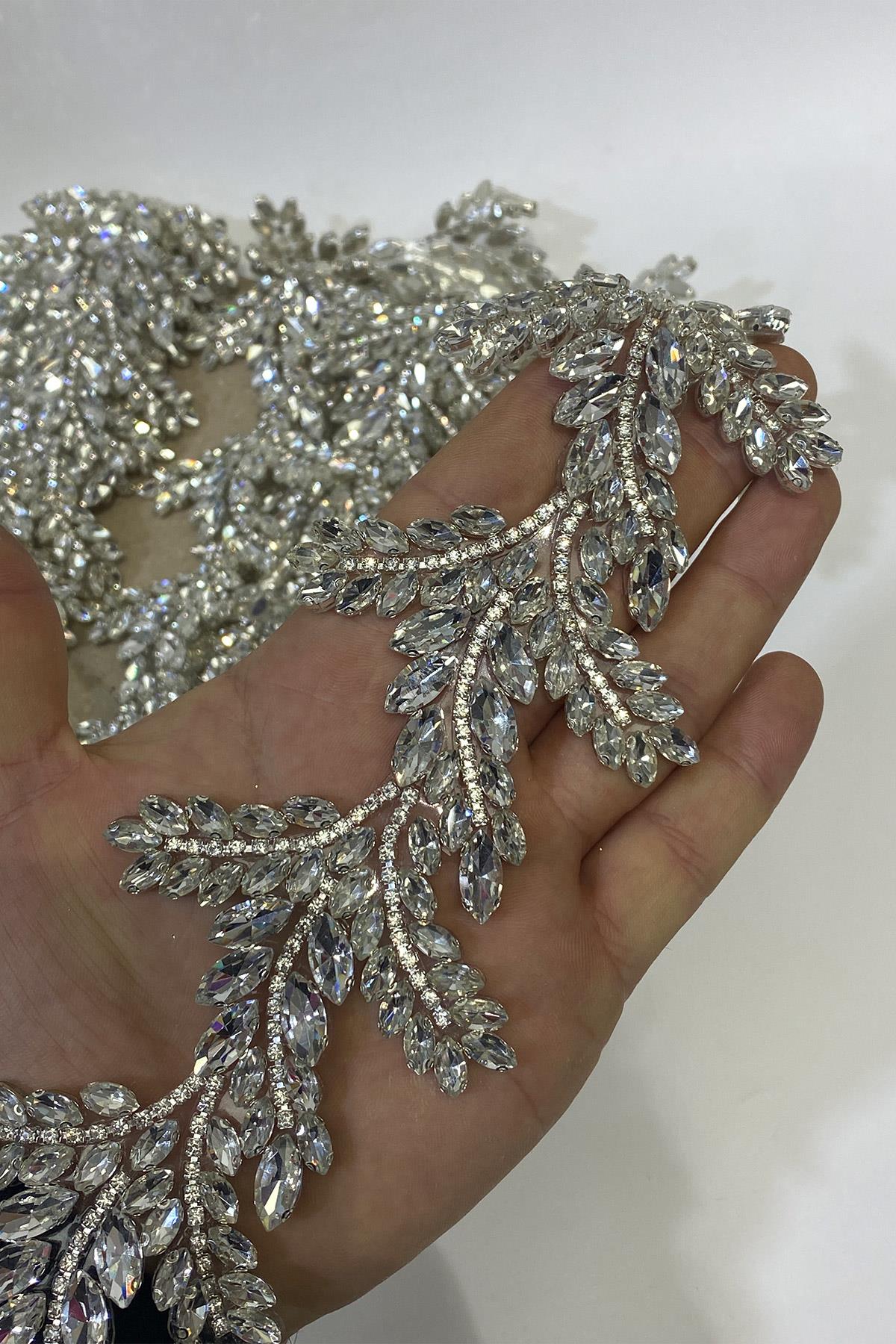 Geniş Tasarım Mekik Taşlı Abiye Şerit Taş Bordür