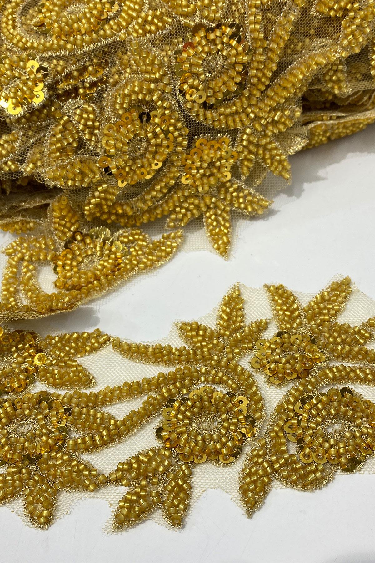 Gold Boncuk İşlemeli Çiçek Desen Geniş Şerit Aplik 1 Metre