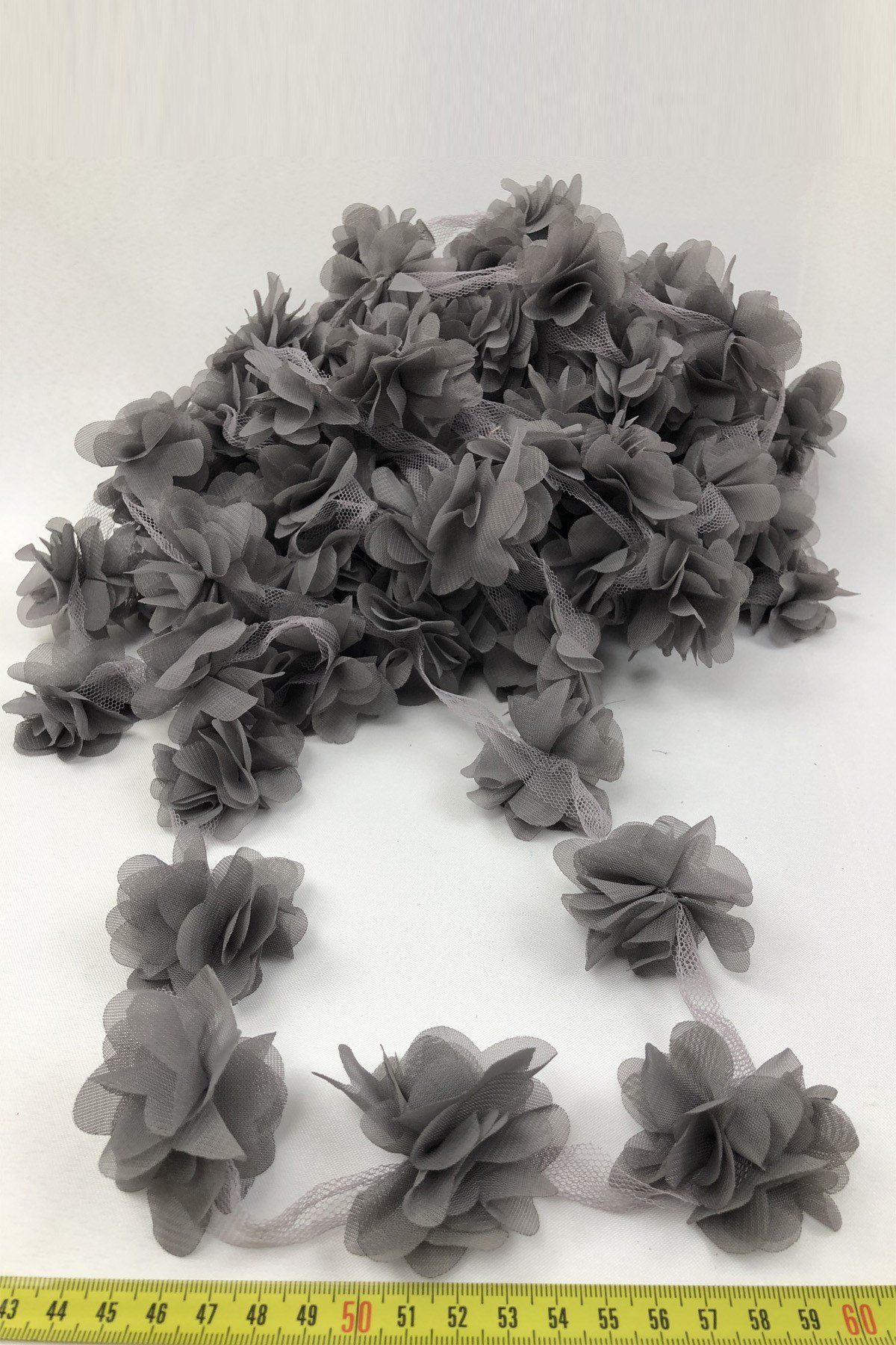 Gri Renk Lazer Kesim Tül Çiçek