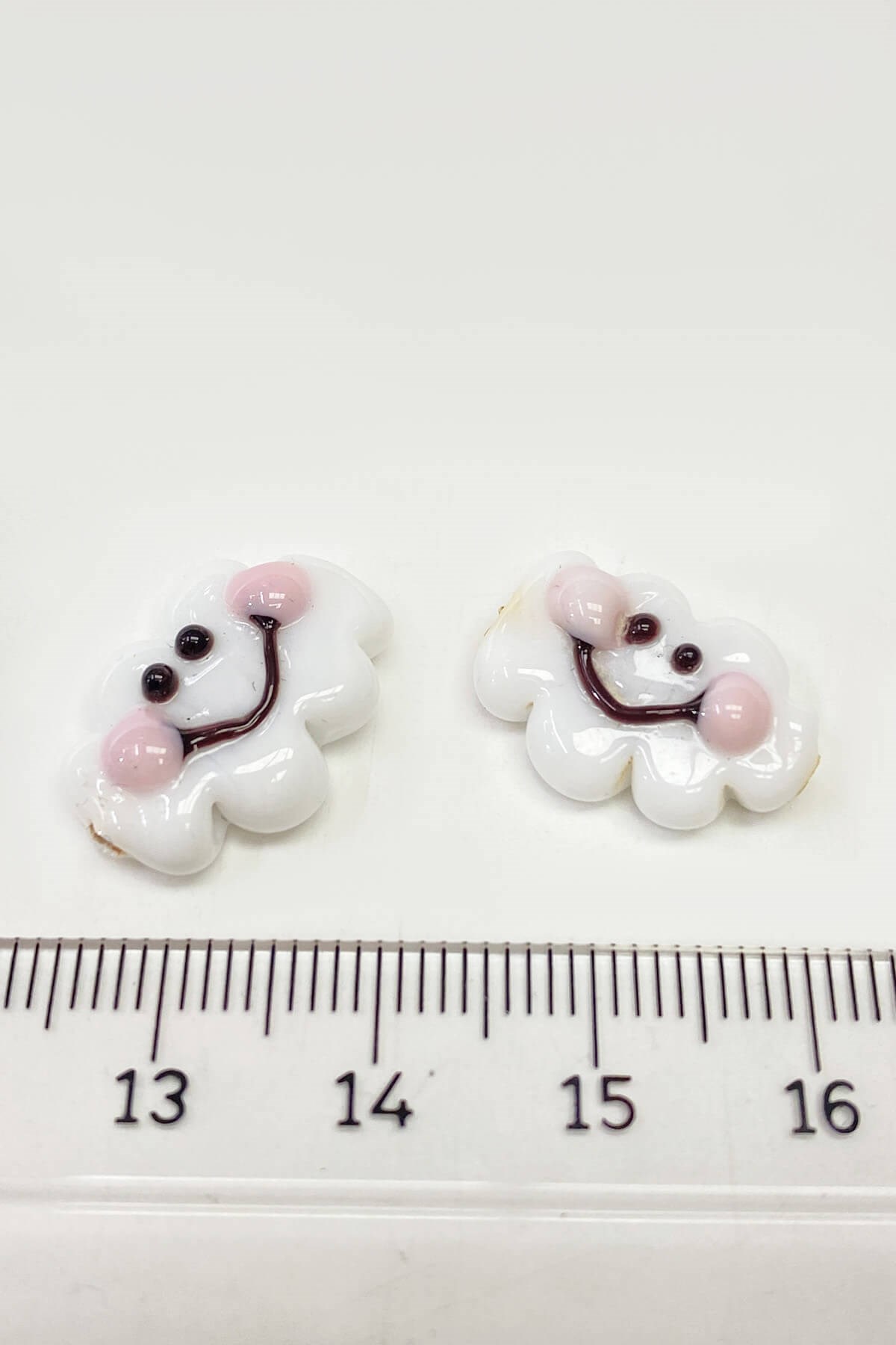 Gülen Bulut Cam Boncuk Kolye ucu Beyaz