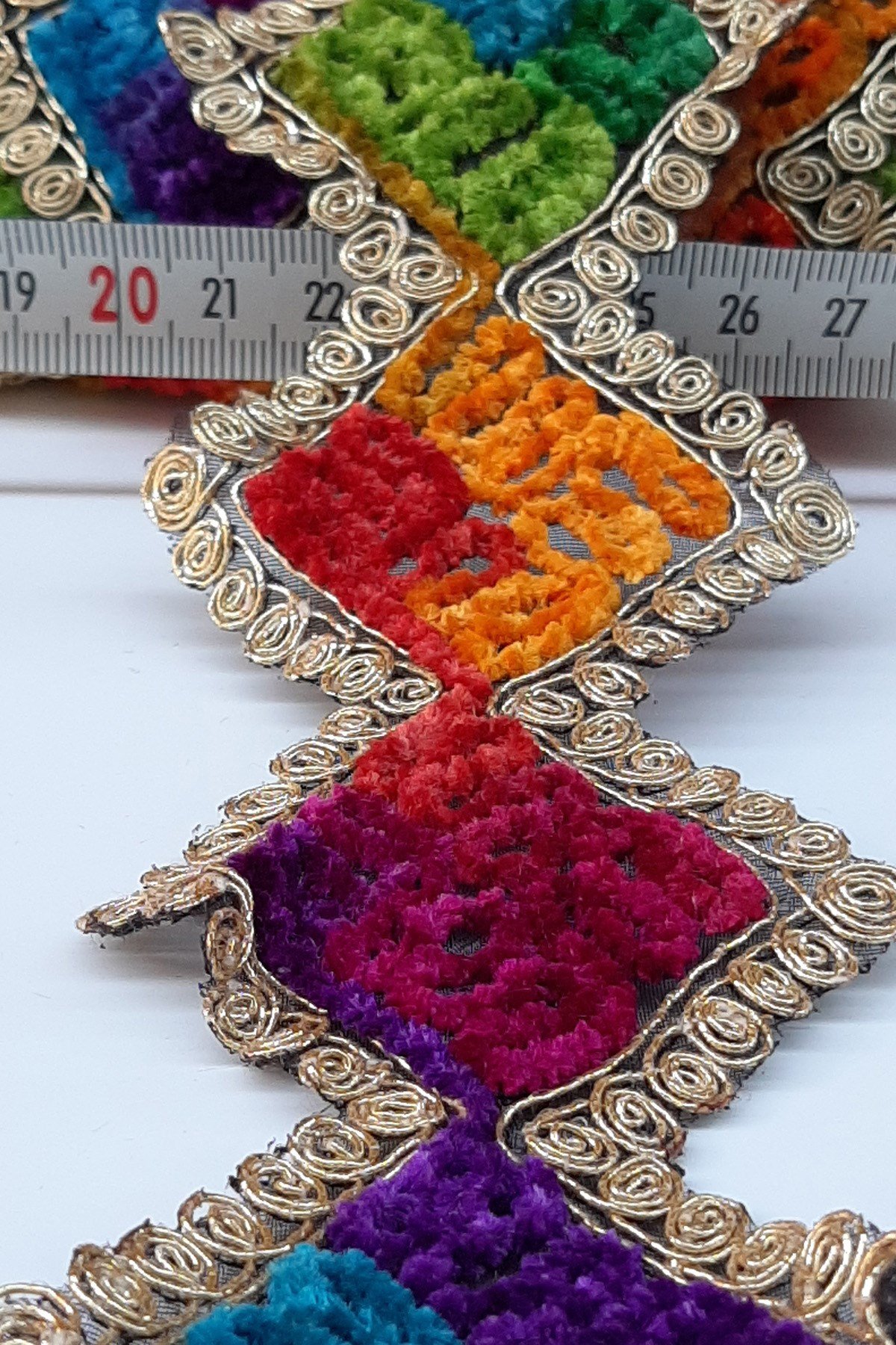 Gümüş Köşeli Kare Desenli Antik Şerip Güpür