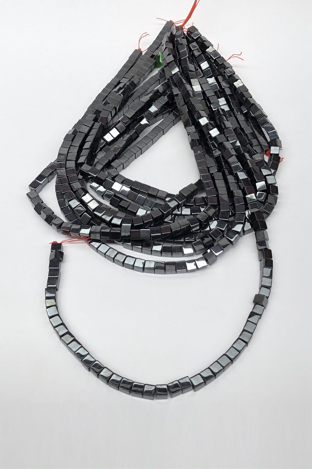 Hematit Büyük Kare Taş Boncuk