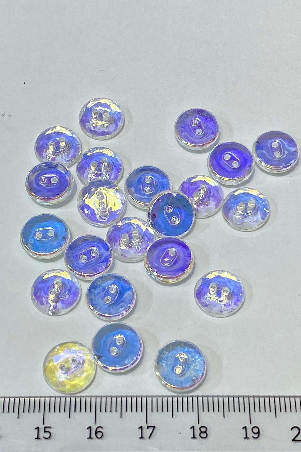 Janjanlı Küçük Yuvarlak Plastik Delikli Düğme 10 Adet