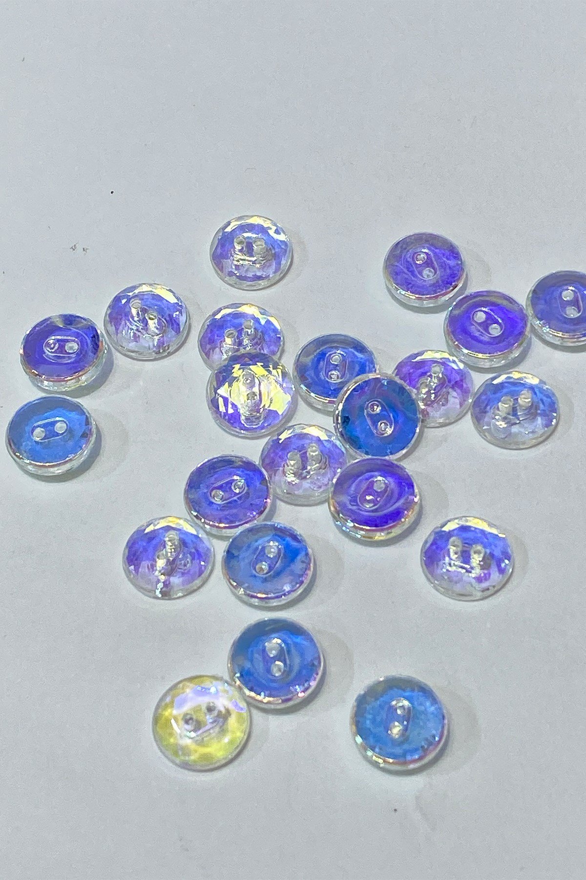 Janjanlı Küçük Yuvarlak Plastik Delikli Düğme 10 Adet