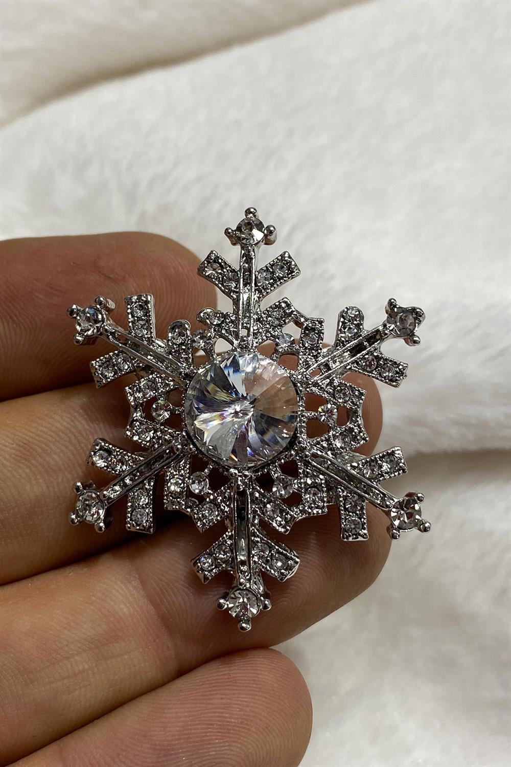 Kar Tanesi Elbise Yaka Broşu