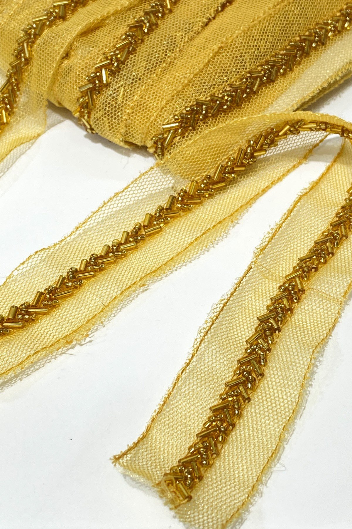 Kesme ve Kum Boncuk İşlemeli Şerit Bordür 1 mt