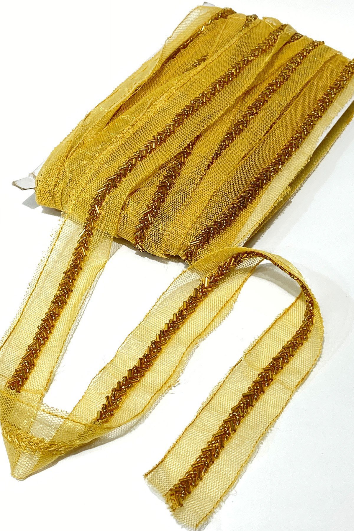 Kesme ve Kum Boncuk İşlemeli Şerit Bordür 1 mt