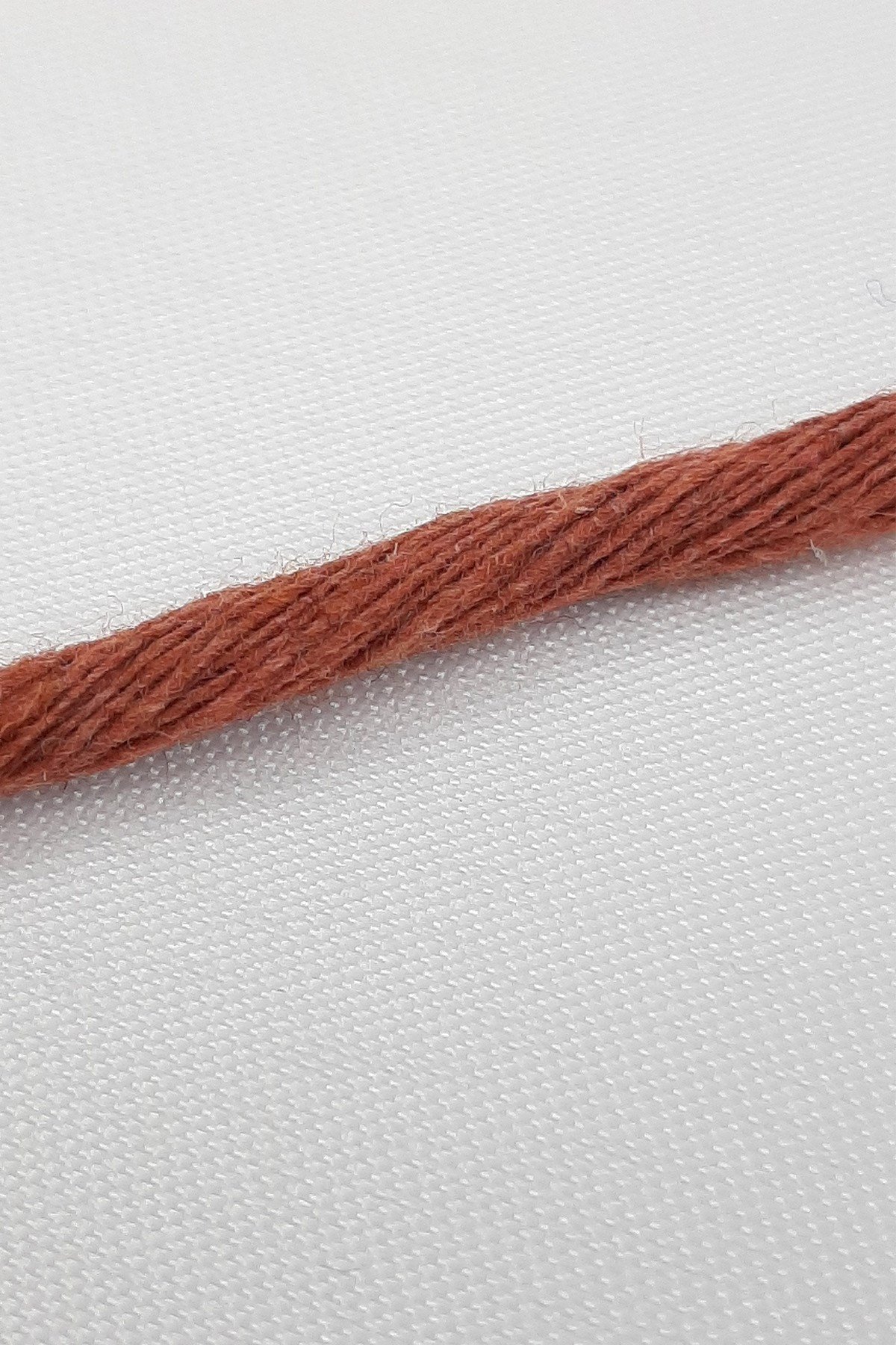 Kiremit Rengi İnce Büklüm Makrome