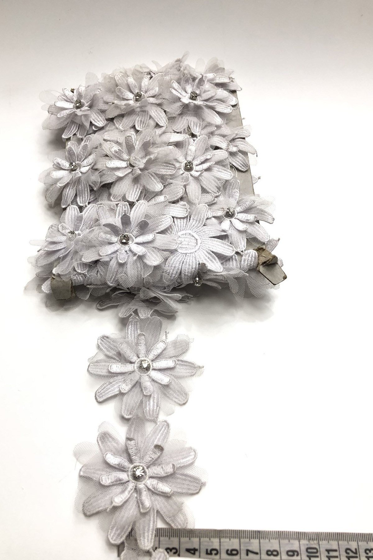 Kırık Beyaz 3 Boyutlu Çiçekli Şerit