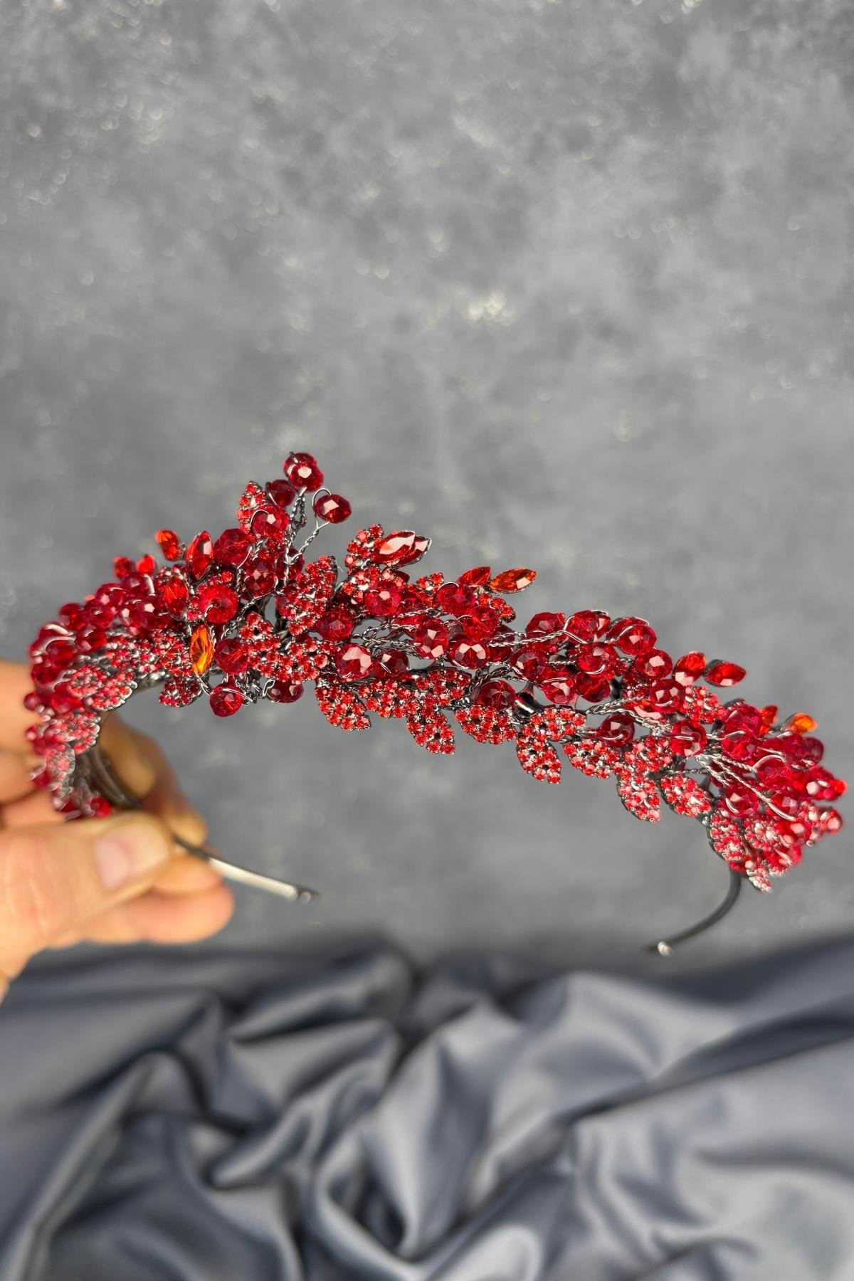 Kırmızı Boncuk İşlemeli Duru Gelin Kına Tacı