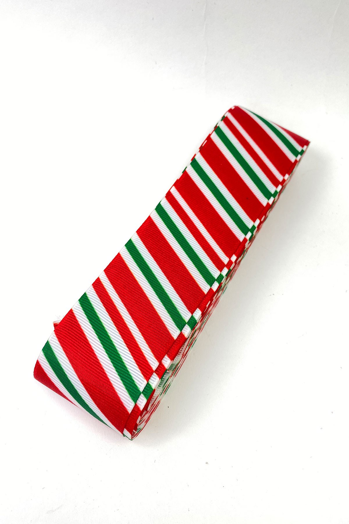 Kırmızı Çapraz Çizgili Yılbaşı Kurdele 