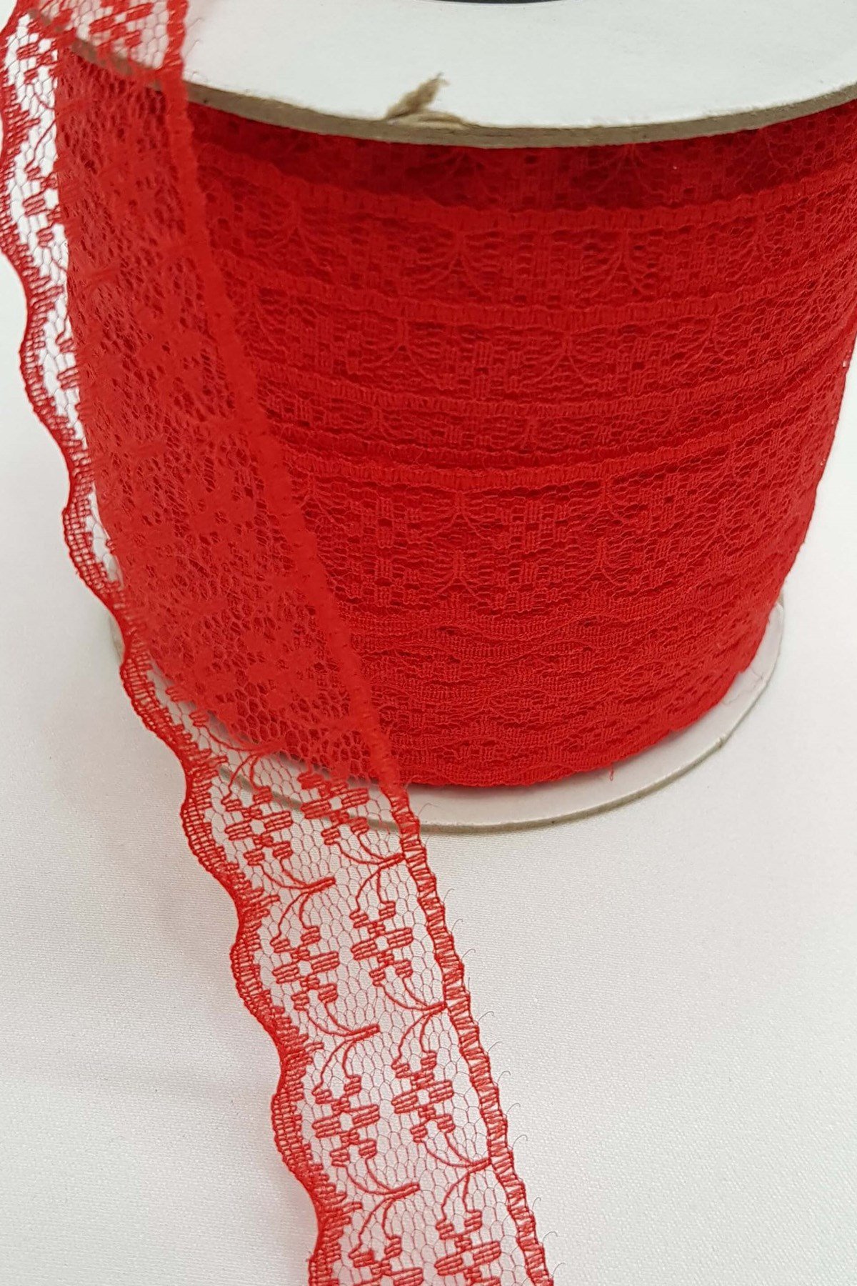 Kırmızı Dantel Kurdele 2,5 cm
