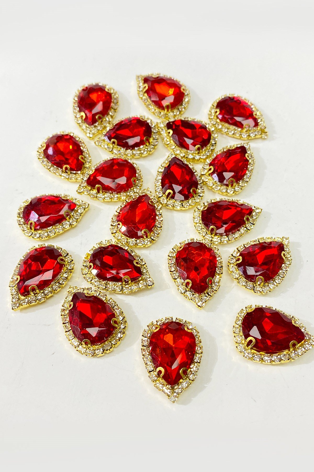 Kırmızı Gold Kasalı Damla Dikme Taş 5 Adet