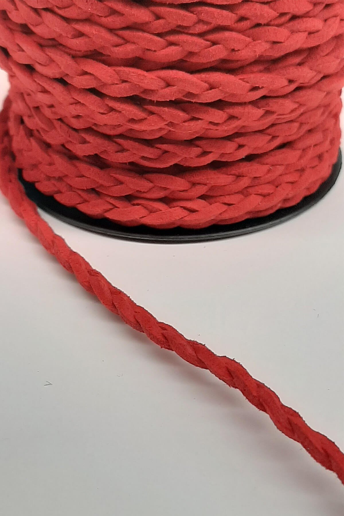 Kırmızı Süet Örgü İp
