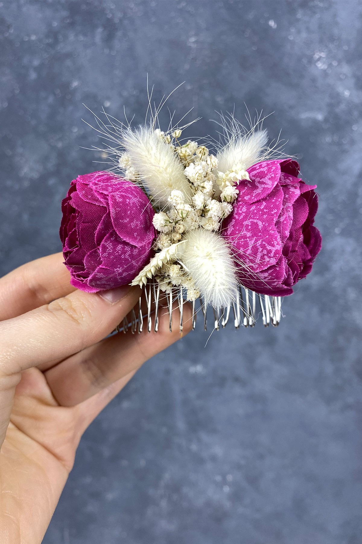 Koyu Fuşya Pamuk Otlu Cipso ve Yapay Çiçek Taraklı Saç Tokası Aksesuar