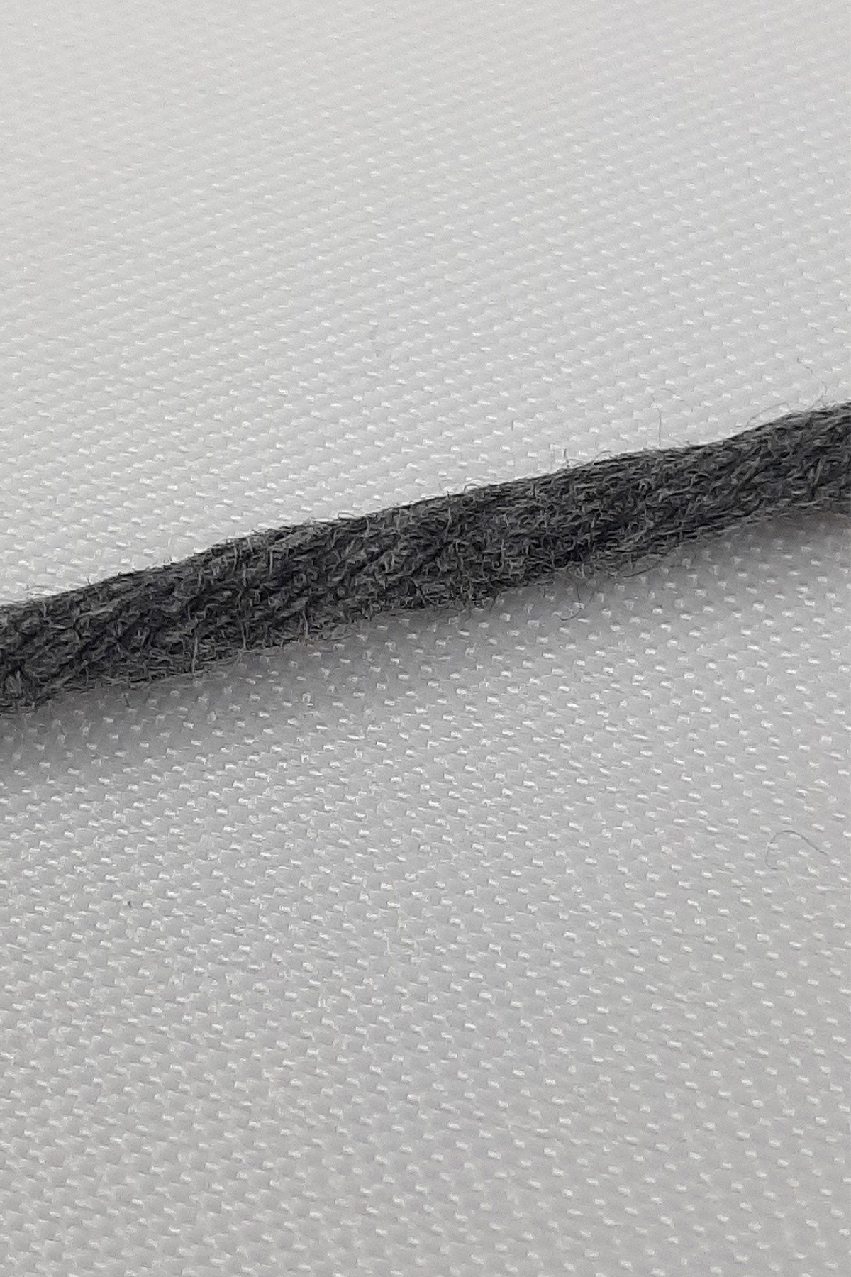 Koyu Gri İnce Büklüm Makrome